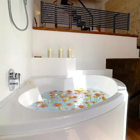 Lägenhet Il Rifugio Del Dottore Howme *